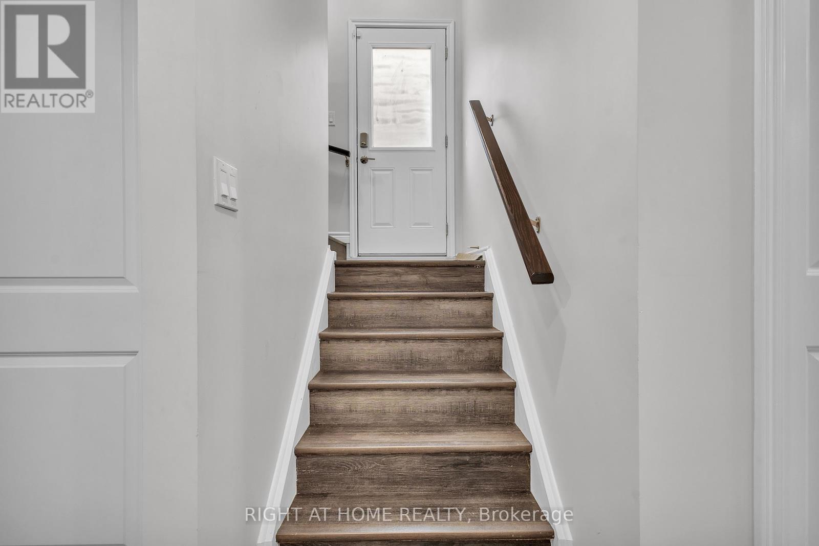 321 Carriage Way, Waterloo, Ontario  N2K 0C2 - Photo 37 - X12664900