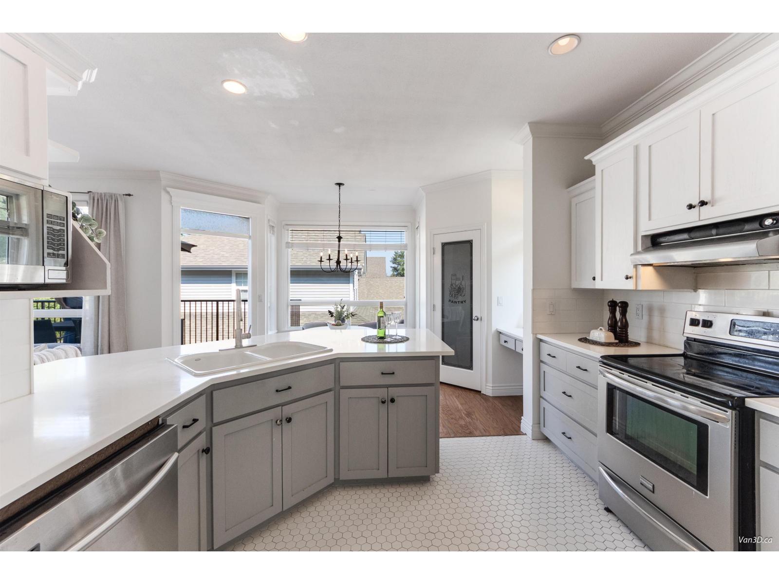 35725 Ledgeview Drive, Abbotsford, British Columbia  V3G 2Z2 - Photo 12 - R3075961