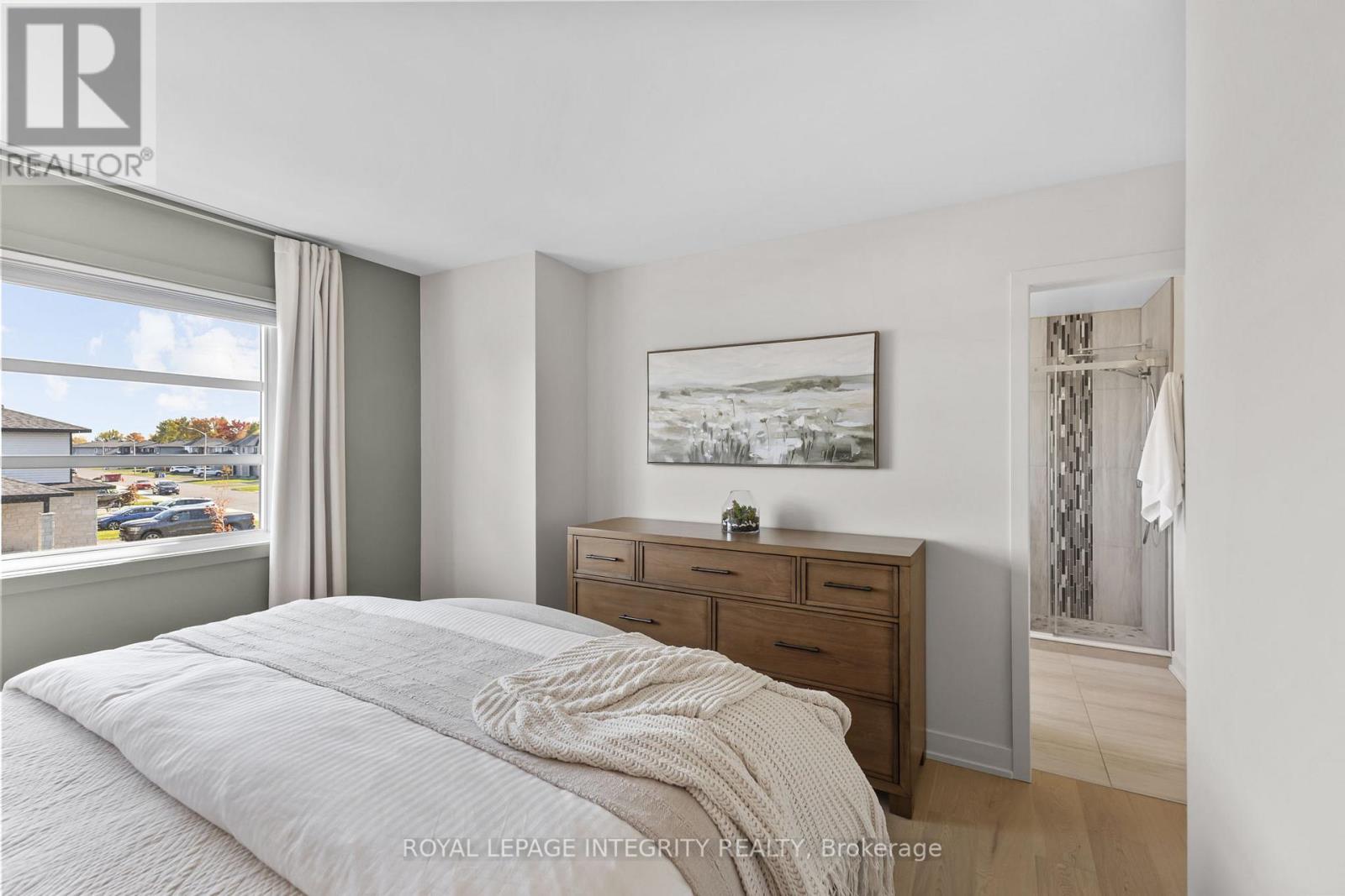 204 Hybrid Street, Russell, Ontario  K0A 1W0 - Photo 13 - X12467637