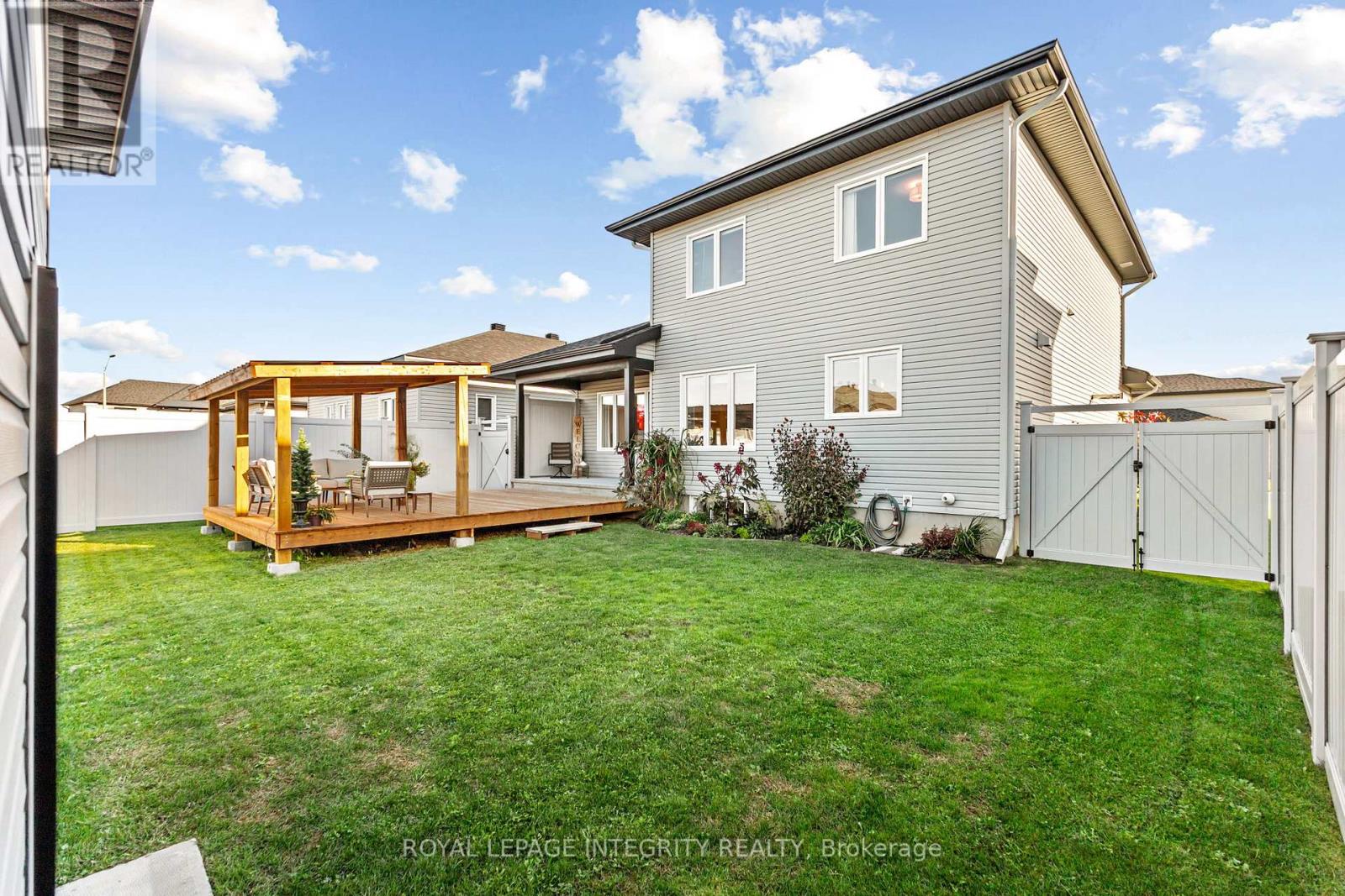 204 Hybrid Street, Russell, Ontario  K0A 1W0 - Photo 29 - X12467637