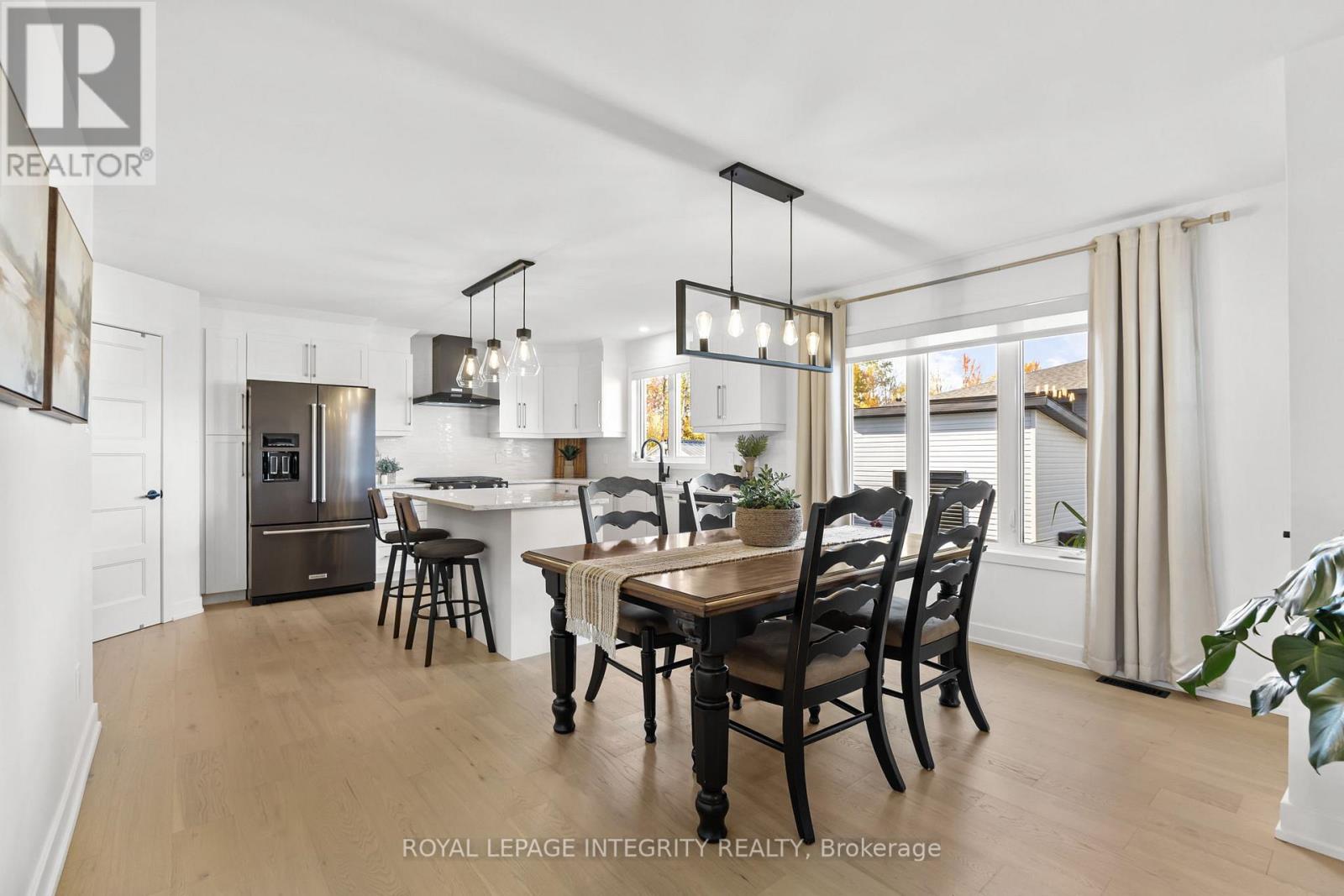 204 Hybrid Street, Russell, Ontario  K0A 1W0 - Photo 7 - X12467637