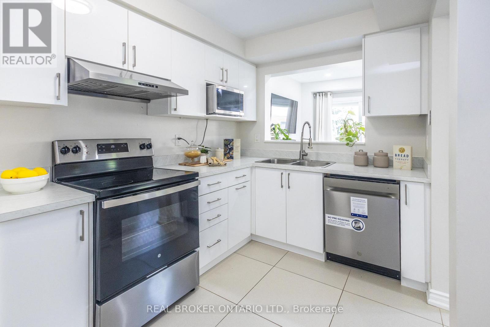 36 - 5255 Guildwood Way, Mississauga, Ontario  L5R 4A7 - Photo 15 - W12469172