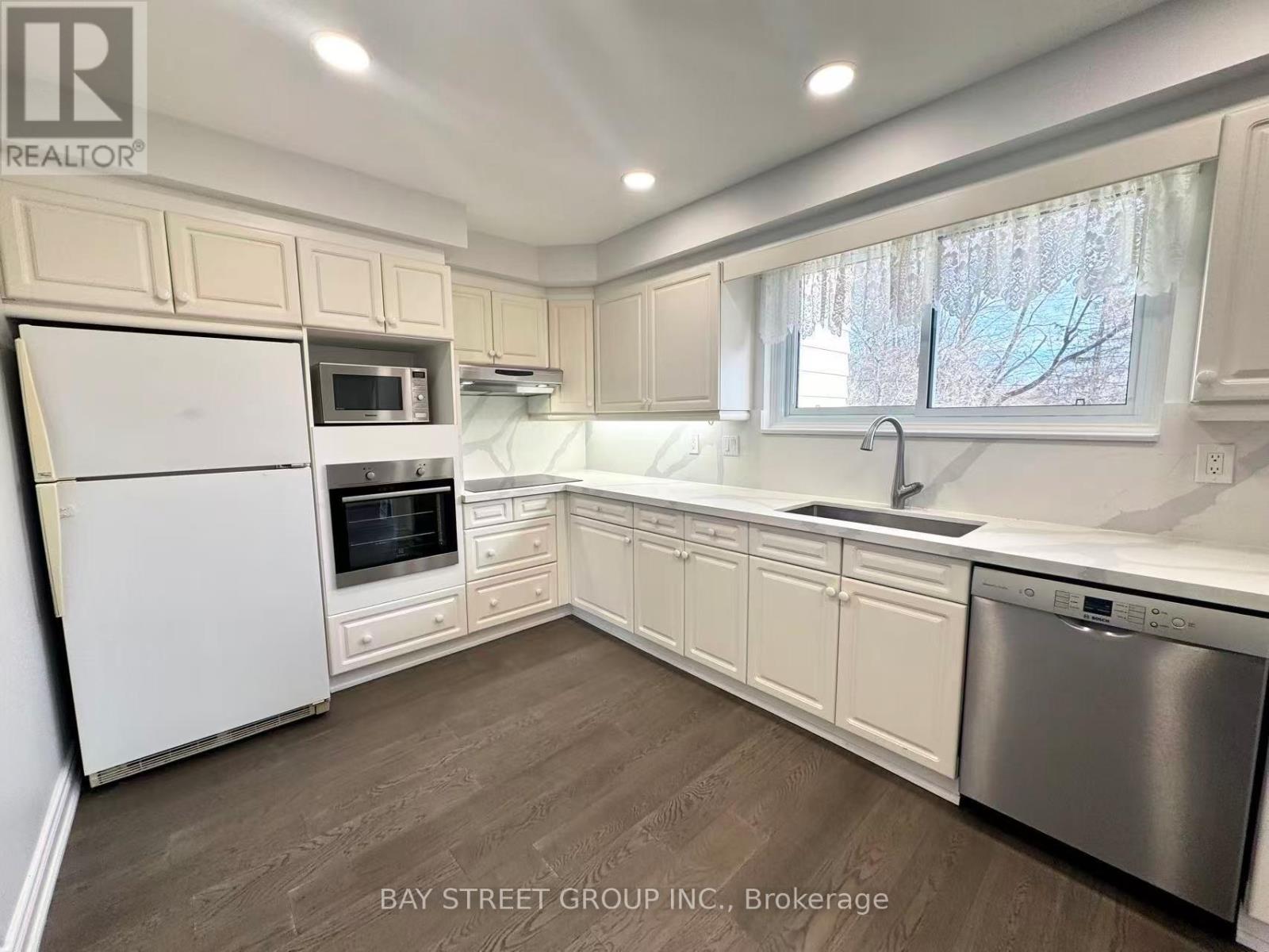 55 Taylor Road, Ajax, Ontario  L1S 2X5 - Photo 3 - E12650526