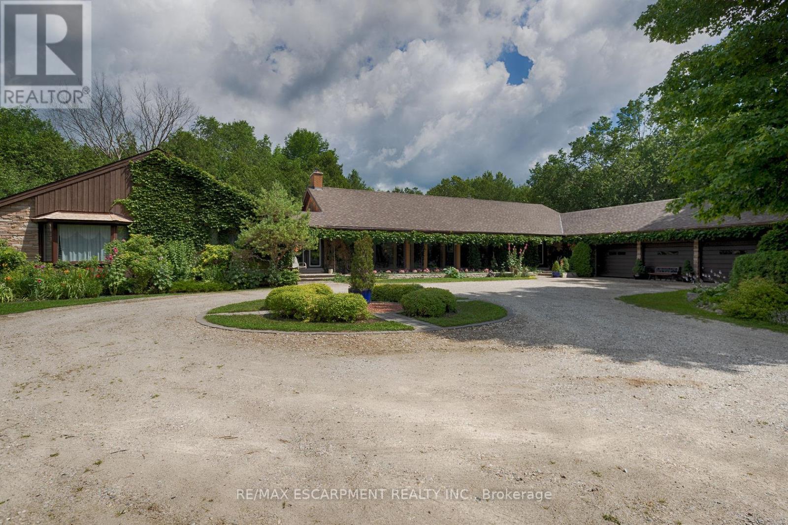 302783 Douglas Street, West Grey, Ontario  N0G 1R0 - Photo 3 - X12591866