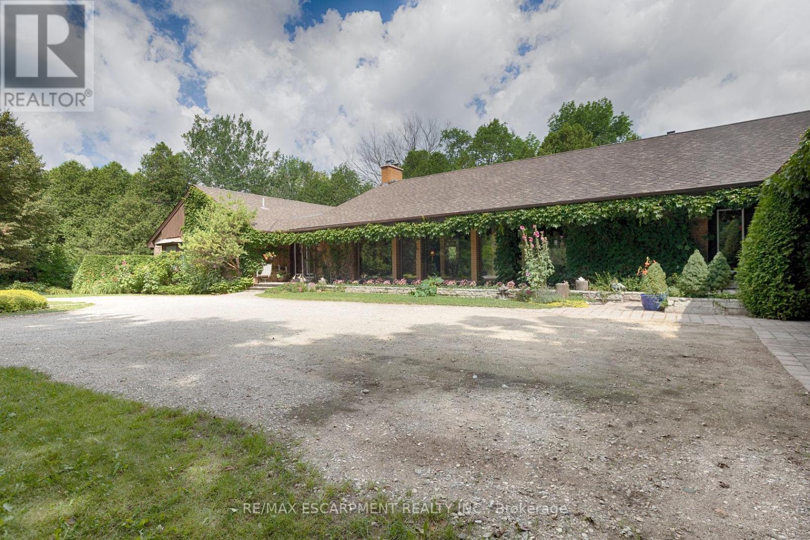 302783 Douglas Street, West Grey, Ontario  N0G 1R0 - Photo 2 - X12591866