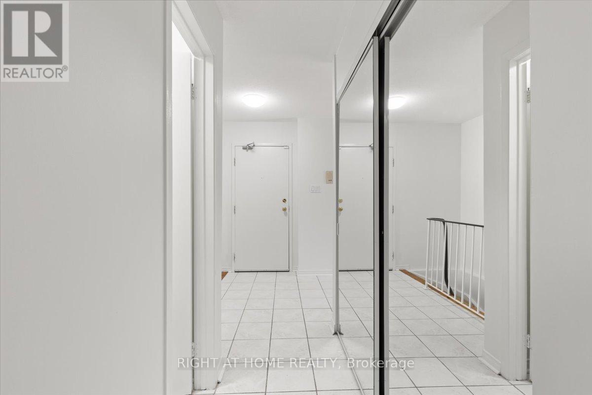 3 - 520 Fenerty Court, Ottawa, Ontario  K2L 3B1 - Photo 3 - X12664990