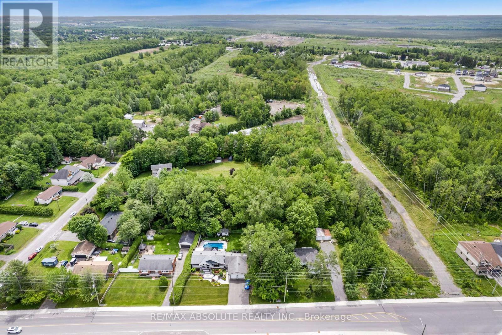 6412 Renaud Road, Ottawa, Ontario K4B 1H9 - Photo 12 - X12665016