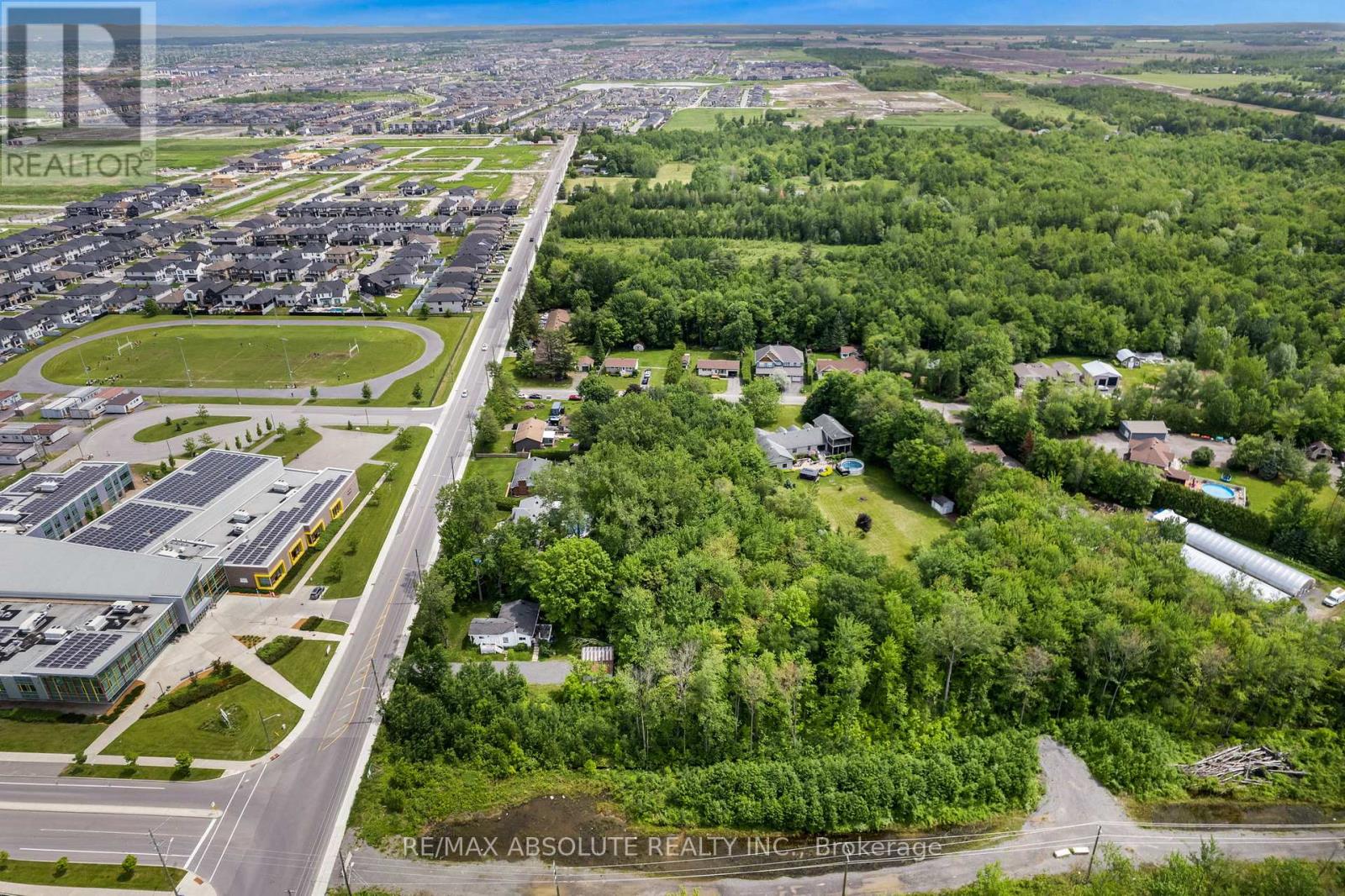 6412 Renaud Road, Ottawa, Ontario K4B 1H9 - Photo 2 - X12665016