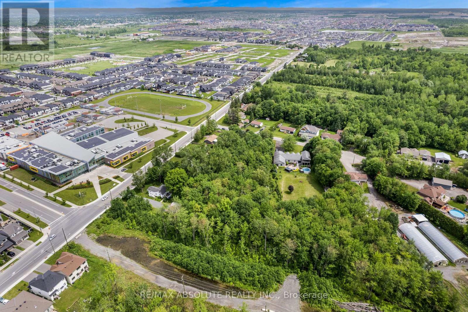 6412 Renaud Road, Ottawa, Ontario K4B 1H9 - Photo 3 - X12665016