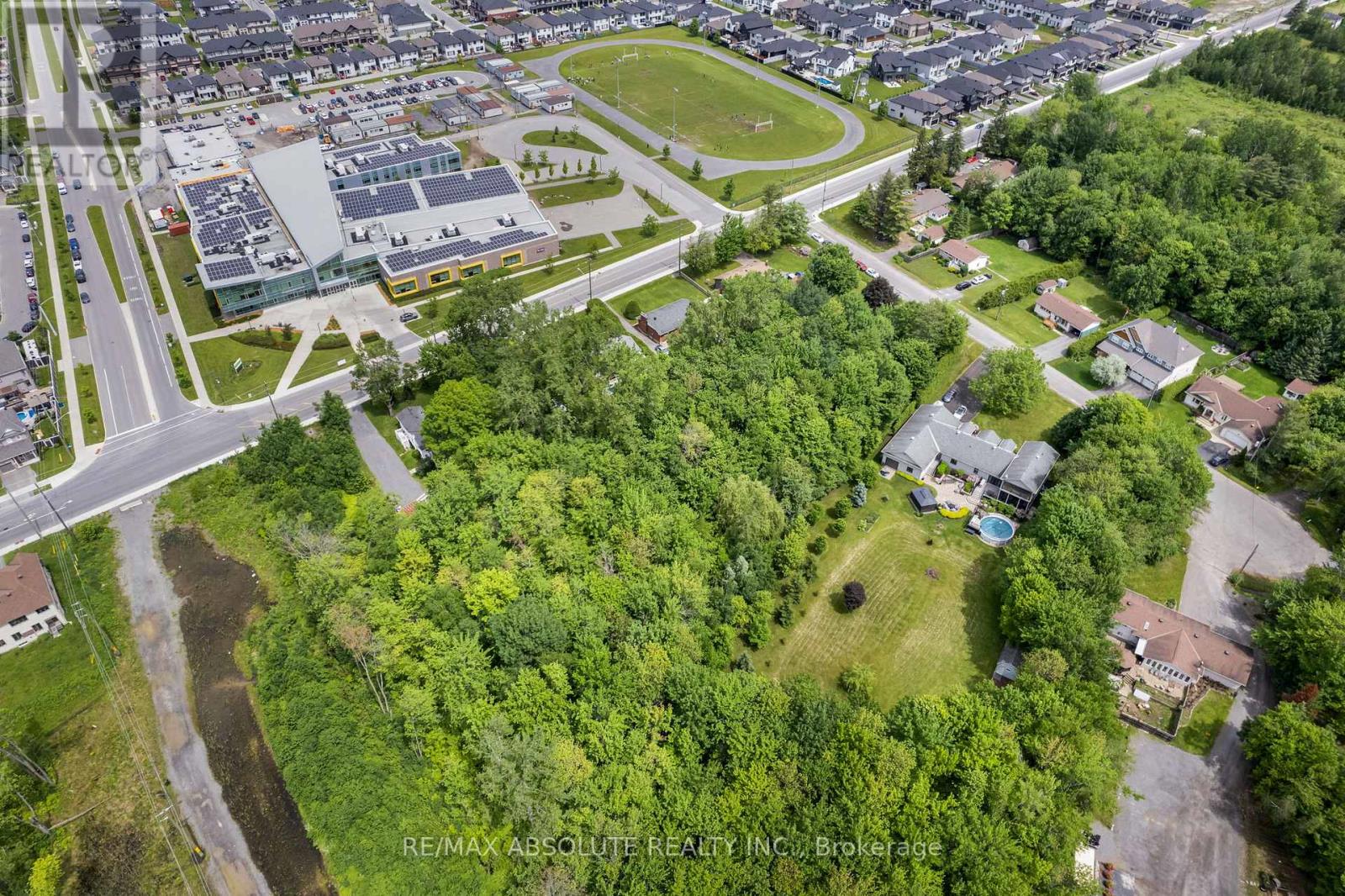 6412 Renaud Road, Ottawa, Ontario K4B 1H9 - Photo 5 - X12665016