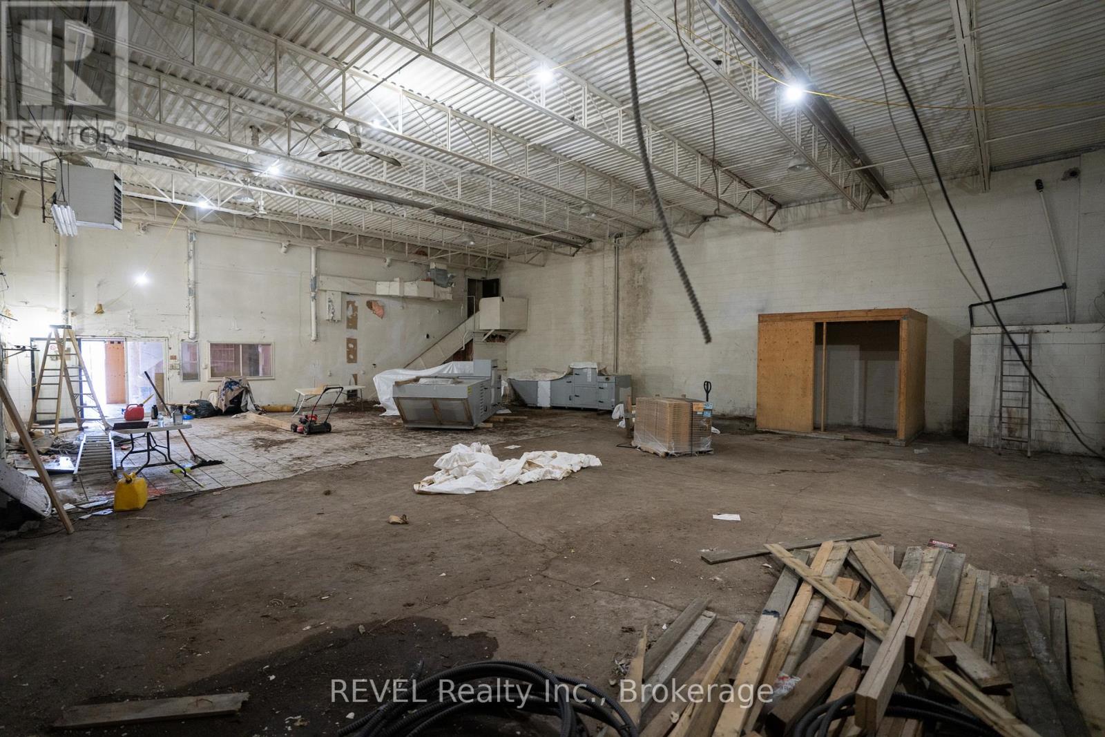 75 Ormond Street S, Thorold, Ontario  L2V 3E9 - Photo 8 - X12665010