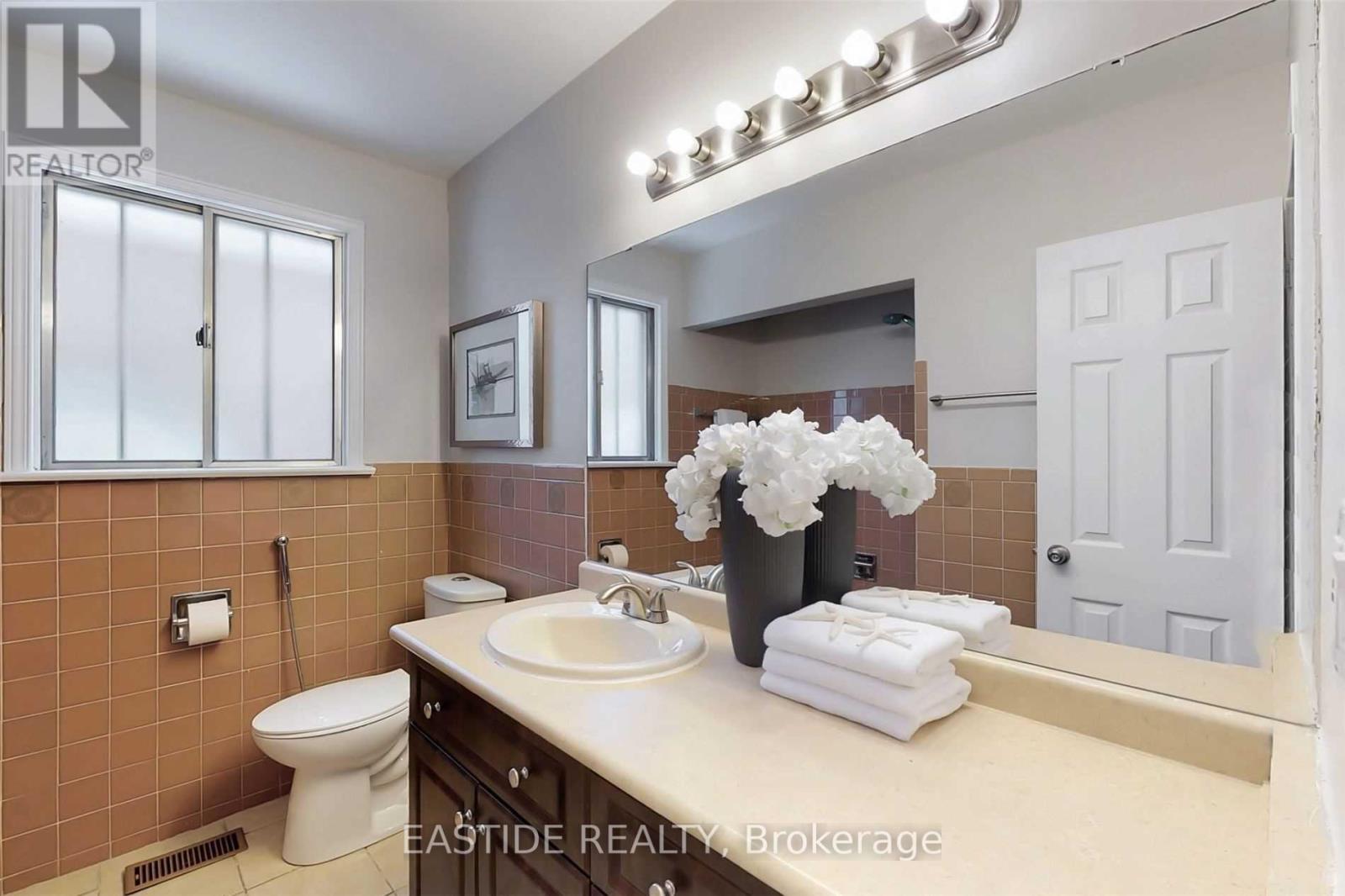 131 Roywood Drive, Toronto, Ontario  M3A 2E2 - Photo 9 - C12664926