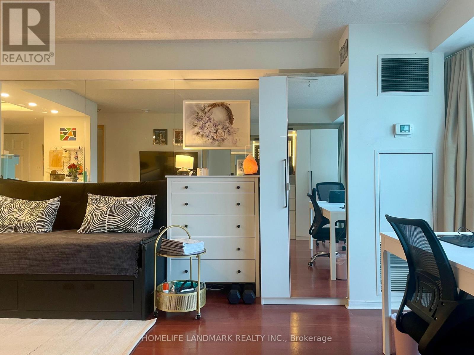 1505 - 99 Harbour Square, Toronto, Ontario  M5J 2H2 - Photo 10 - C12664944