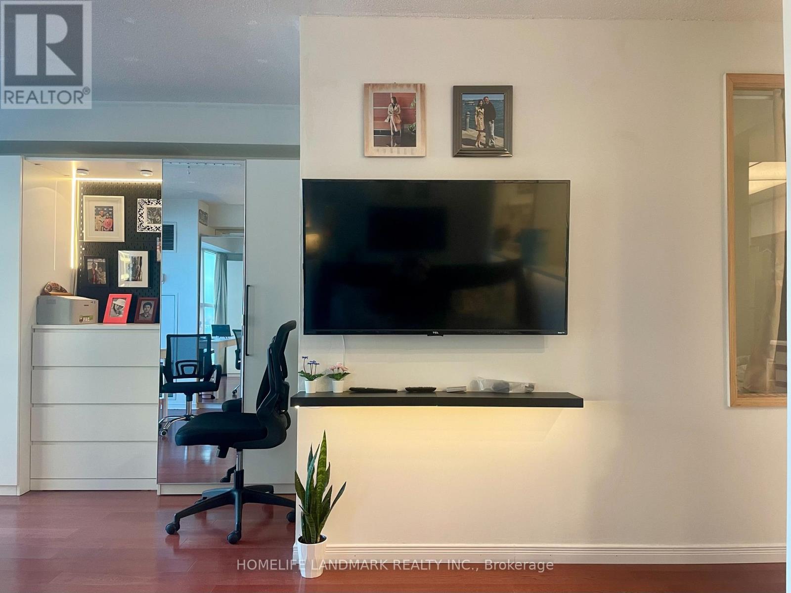 1505 - 99 Harbour Square, Toronto, Ontario  M5J 2H2 - Photo 11 - C12664944