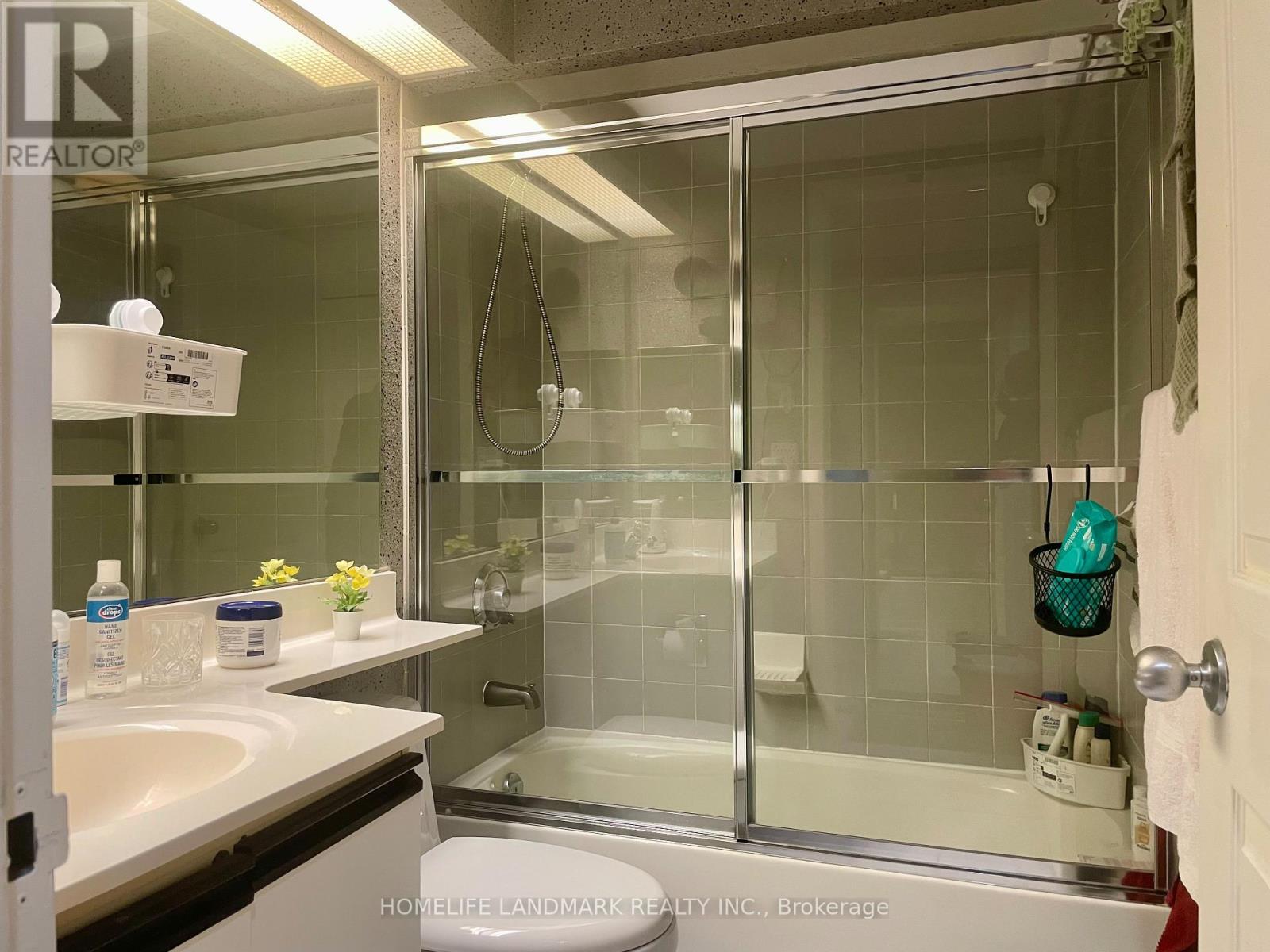 1505 - 99 Harbour Square, Toronto, Ontario  M5J 2H2 - Photo 22 - C12664944