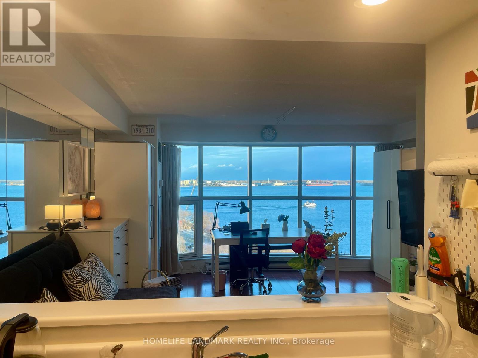 1505 - 99 Harbour Square, Toronto, Ontario  M5J 2H2 - Photo 6 - C12664944