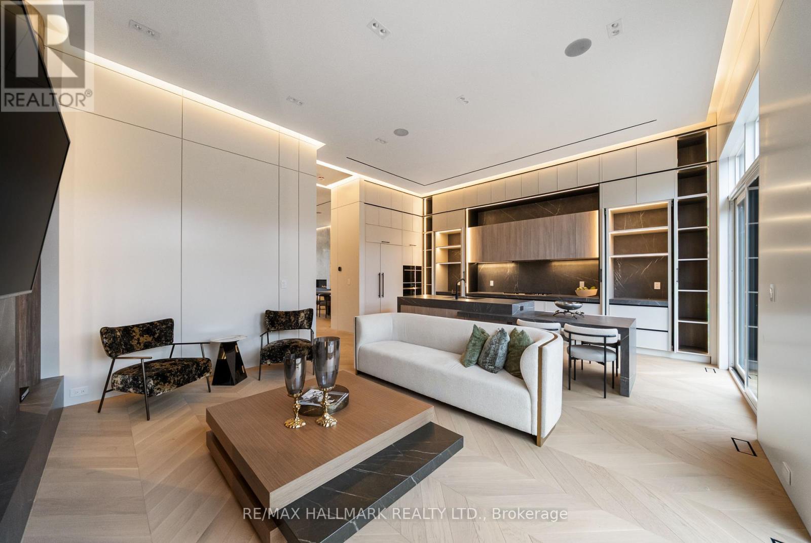 167 Parkhurst Boulevard, Toronto, Ontario  M4G 2E9 - Photo 15 - C12664976