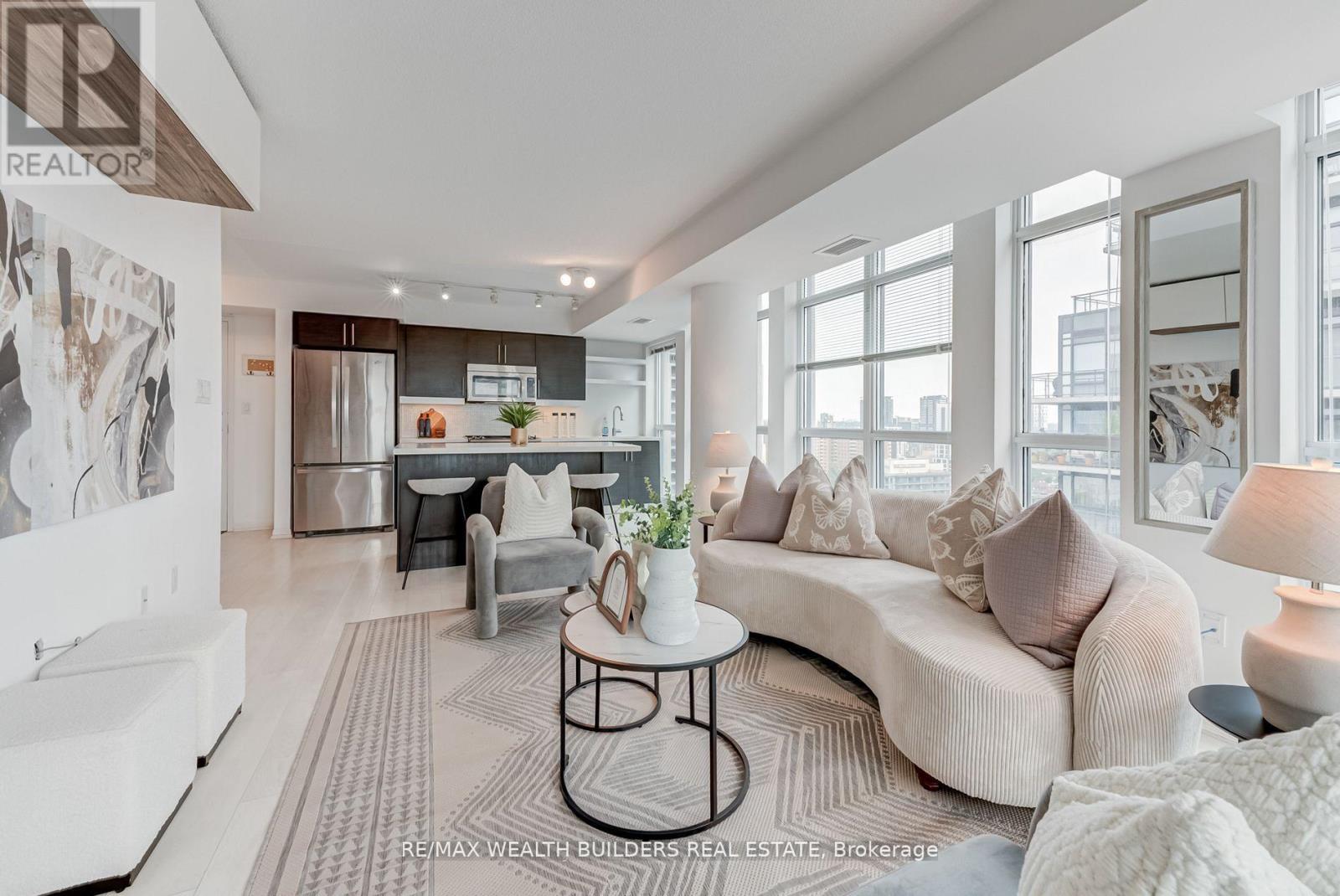 2322 - 400 Adelaide Street E, Toronto, Ontario  M5A 4S3 - Photo 1 - C12665030