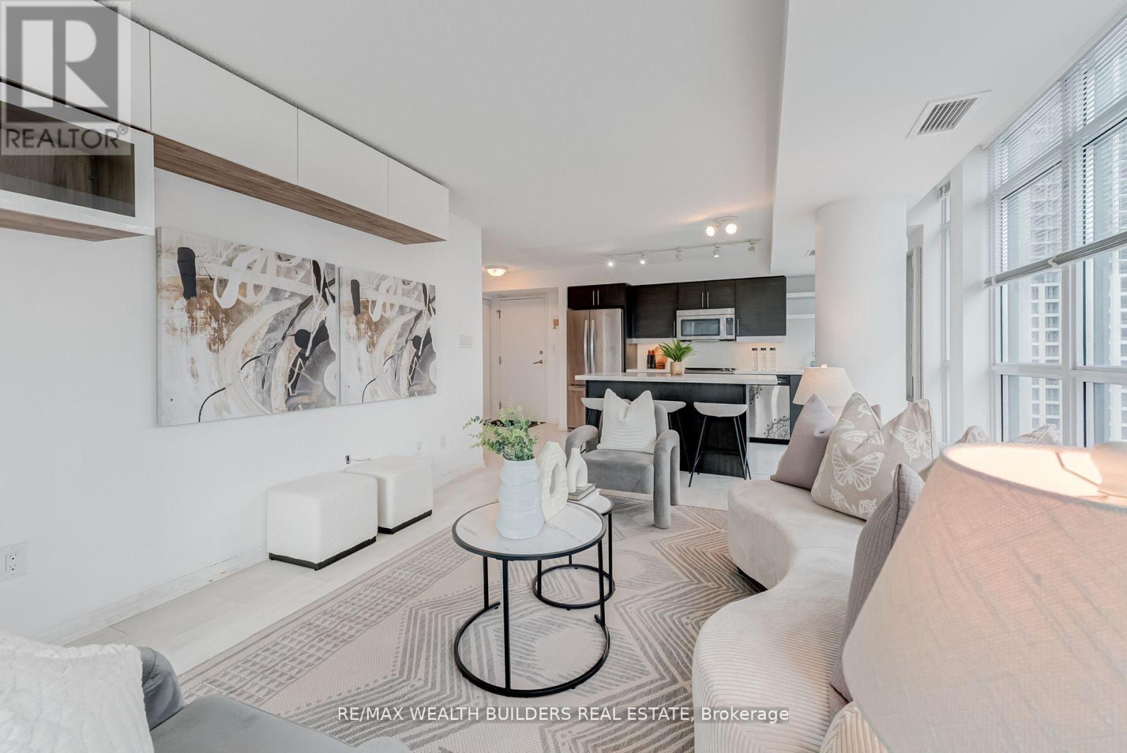 2322 - 400 Adelaide Street E, Toronto, Ontario  M5A 4S3 - Photo 3 - C12665030