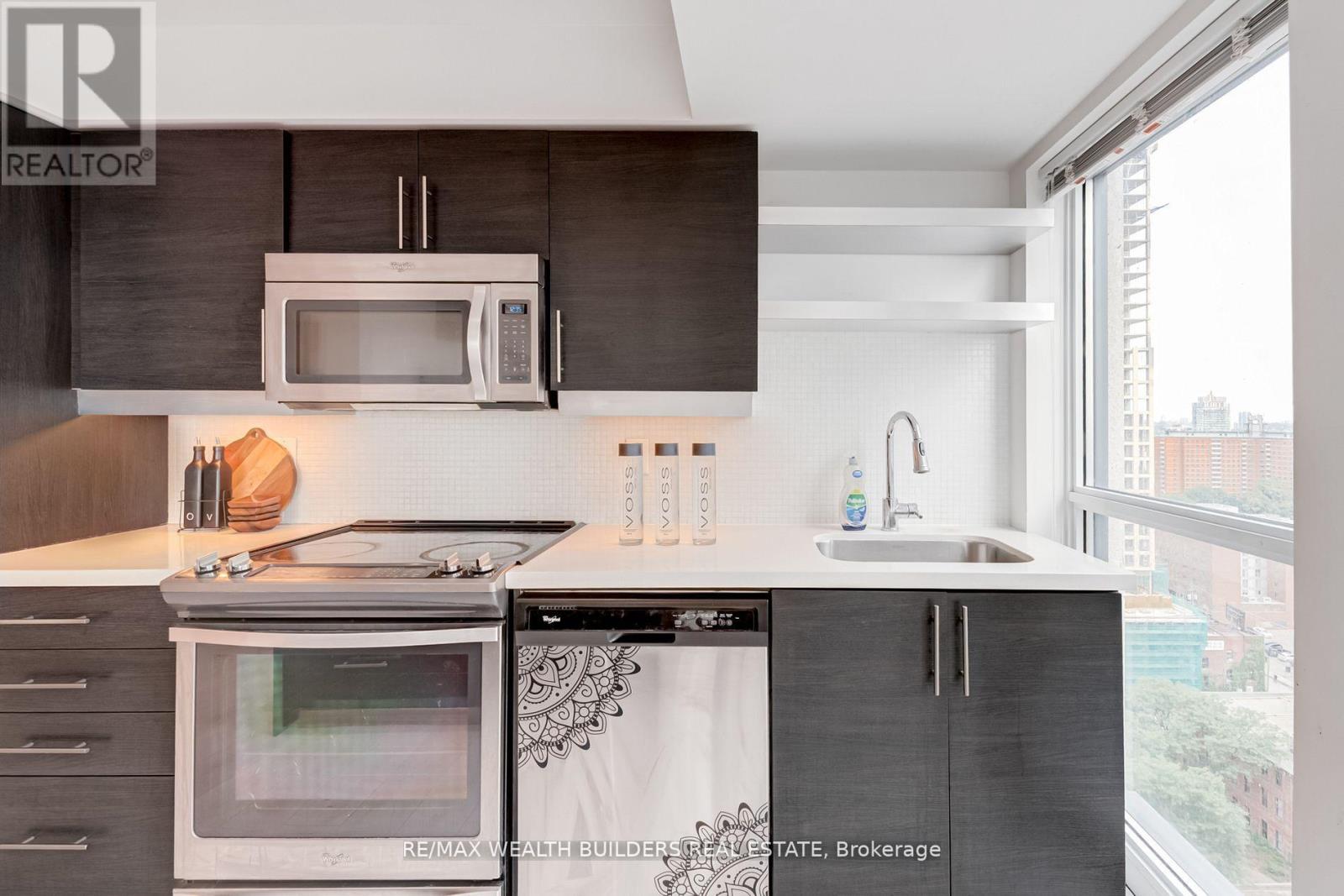 2322 - 400 Adelaide Street E, Toronto, Ontario  M5A 4S3 - Photo 8 - C12665030