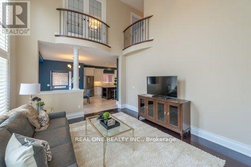 63 The Fairways, Markham, Ontario  L6C 2A4 - Photo 8 - N12665026