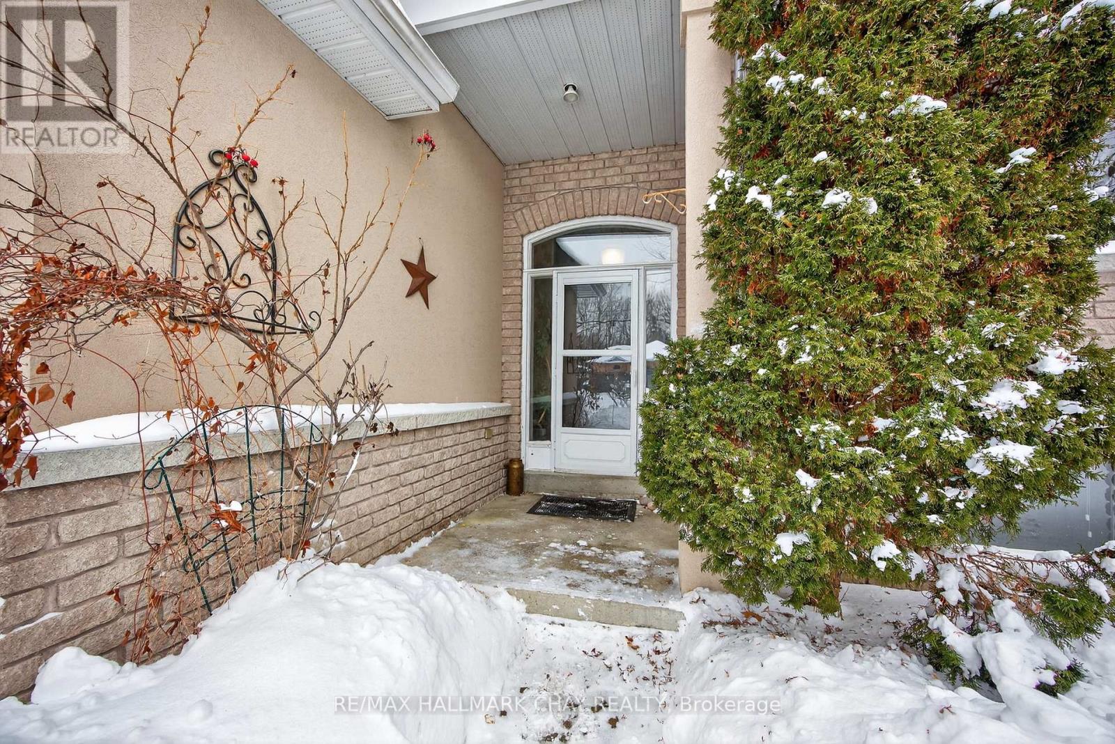 75 62nd Street S, Wasaga Beach, Ontario  L9Z 1V5 - Photo 3 - S12664984