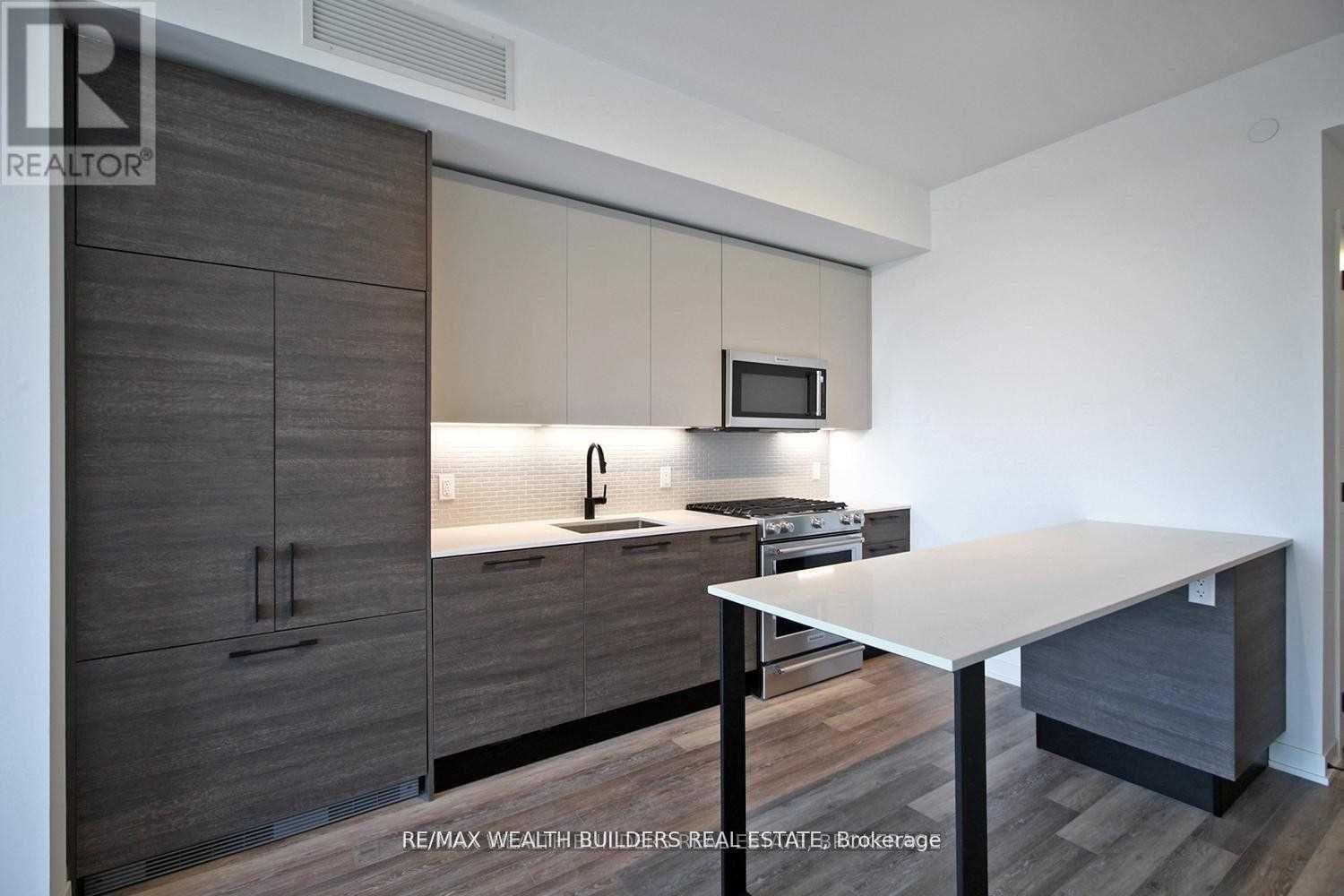 511 - 2118 Bloor Street W, Toronto, Ontario  M6S 1M8 - Photo 9 - W12665032