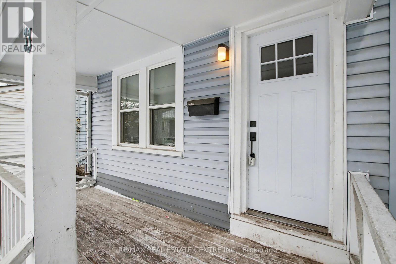 33 Dalkeith Avenue, Hamilton, Ontario  L8L 3J3 - Photo 2 - X12664998