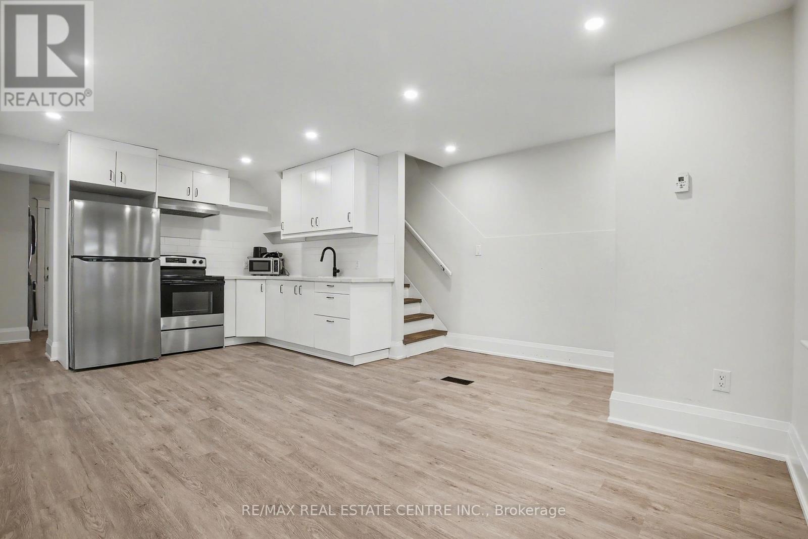 33 Dalkeith Avenue, Hamilton, Ontario  L8L 3J3 - Photo 6 - X12664998