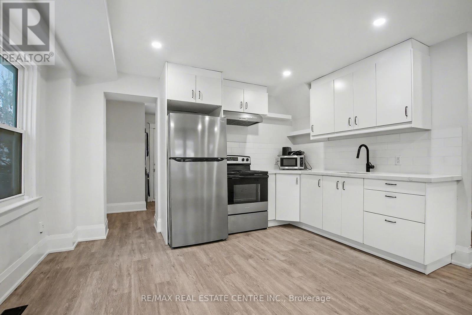 33 Dalkeith Avenue, Hamilton, Ontario  L8L 3J3 - Photo 7 - X12664998