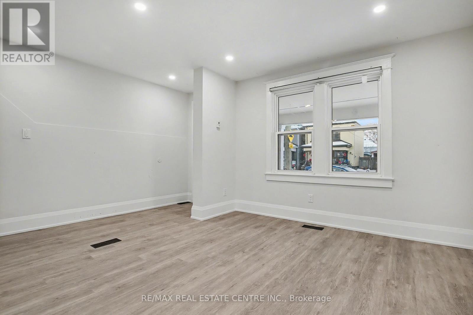 33 Dalkeith Avenue, Hamilton, Ontario  L8L 3J3 - Photo 8 - X12664998