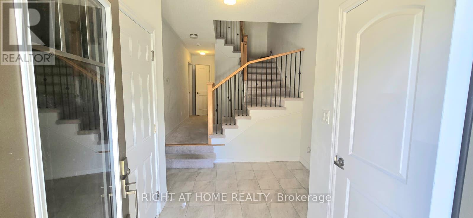 1992 Cameron Lott Crescent, Oshawa, Ontario  L1H 7K5 - Photo 3 - E12565344