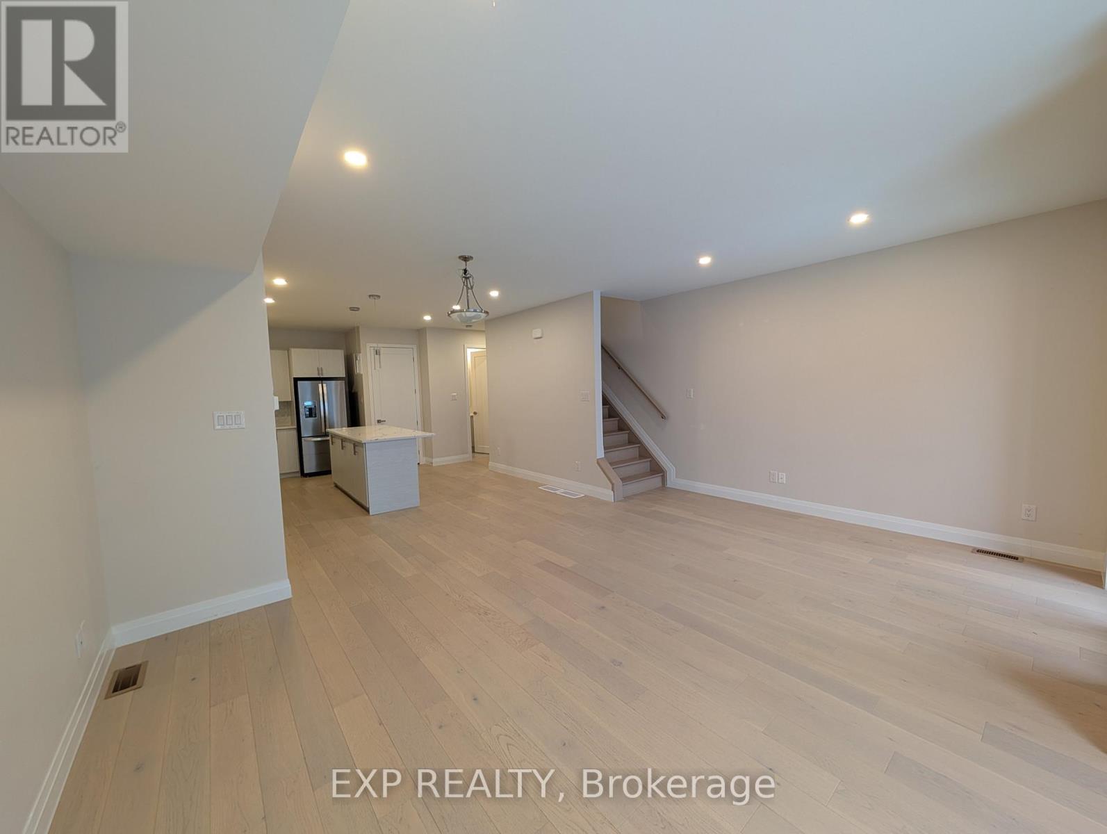 812 Star Private, Ottawa, Ontario  K2K 1W2 - Photo 11 - X12665048