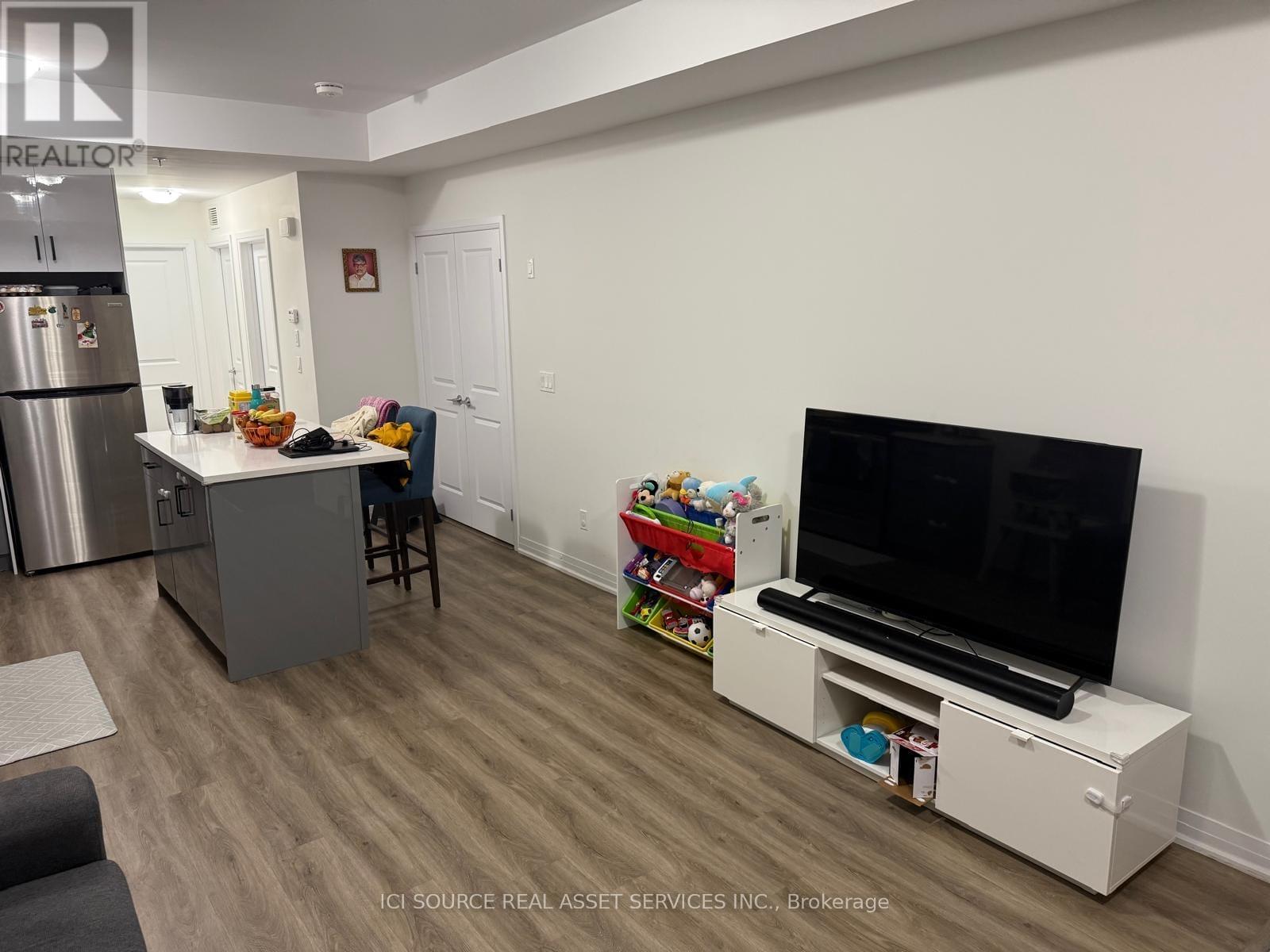 101 - 2635 William Jackson Drive, Pickering, Ontario  L1X 0L2 - Photo 3 - E12665040