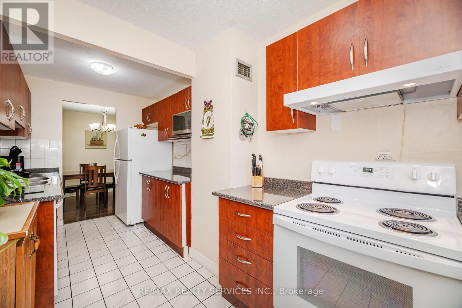 108 - 3 Lisa Street, Brampton, Ontario  L6T 4A2 - Photo 10 - W12665060