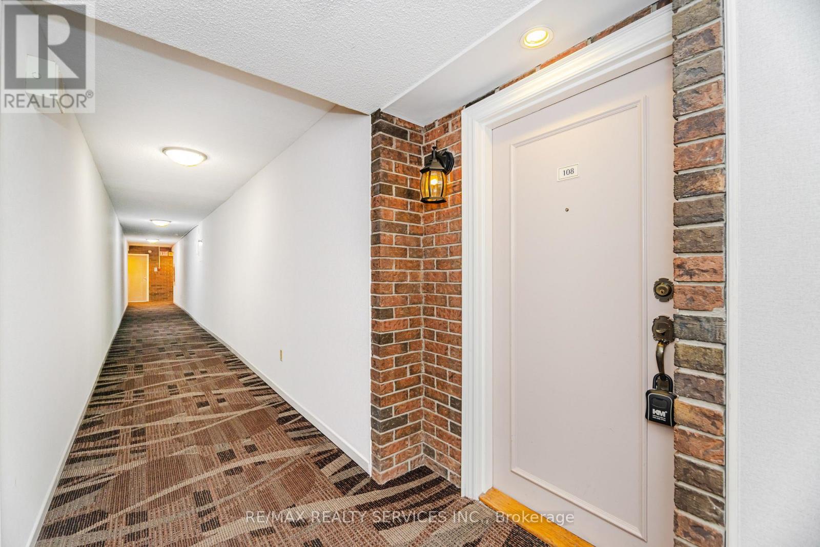 108 - 3 Lisa Street, Brampton, Ontario  L6T 4A2 - Photo 2 - W12665060