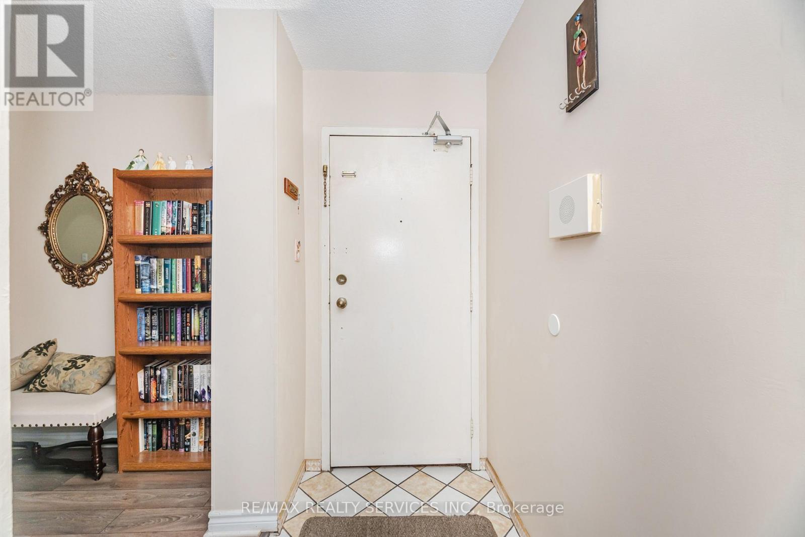 108 - 3 Lisa Street, Brampton, Ontario  L6T 4A2 - Photo 3 - W12665060