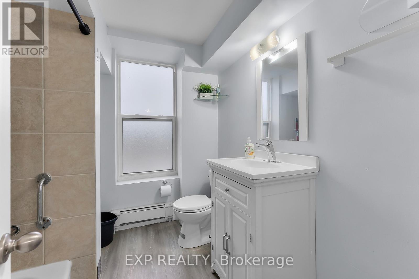 1 - 5858 Ferry Street, Niagara Falls, Ontario  L2G 1S9 - Photo 8 - X12665036