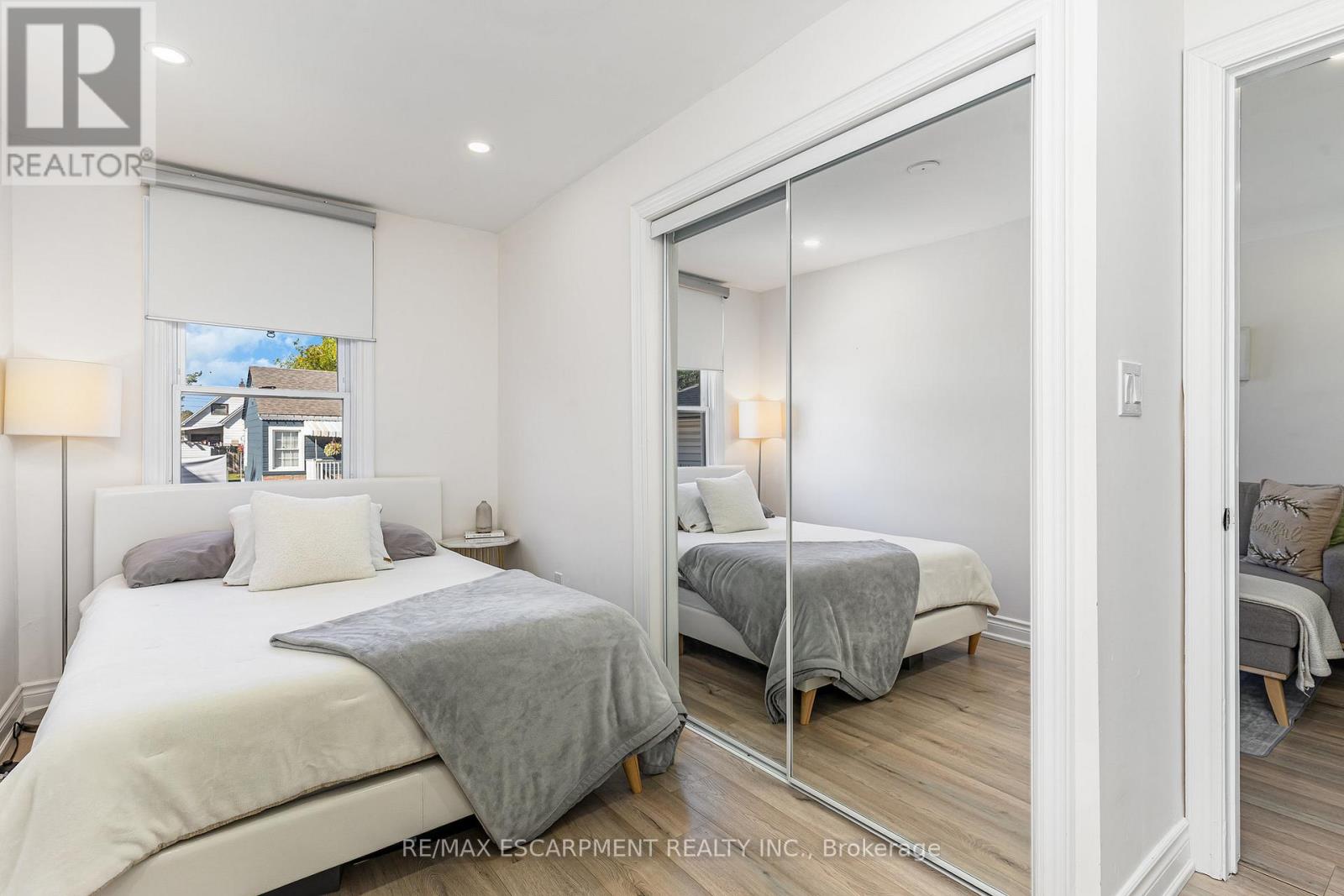 97 East 31st Street, Hamilton, Ontario  L8V 3N9 - Photo 13 - X12665054