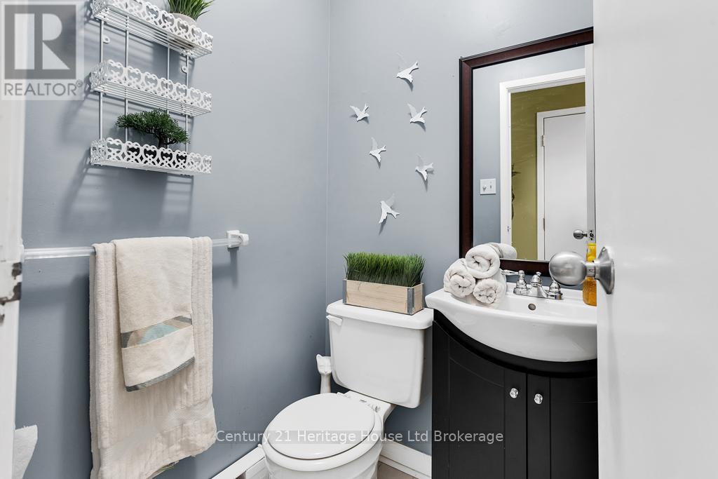 11 - 351 Highview Avenue E, London South, Ontario  N6C 5G5 - Photo 12 - X12665088