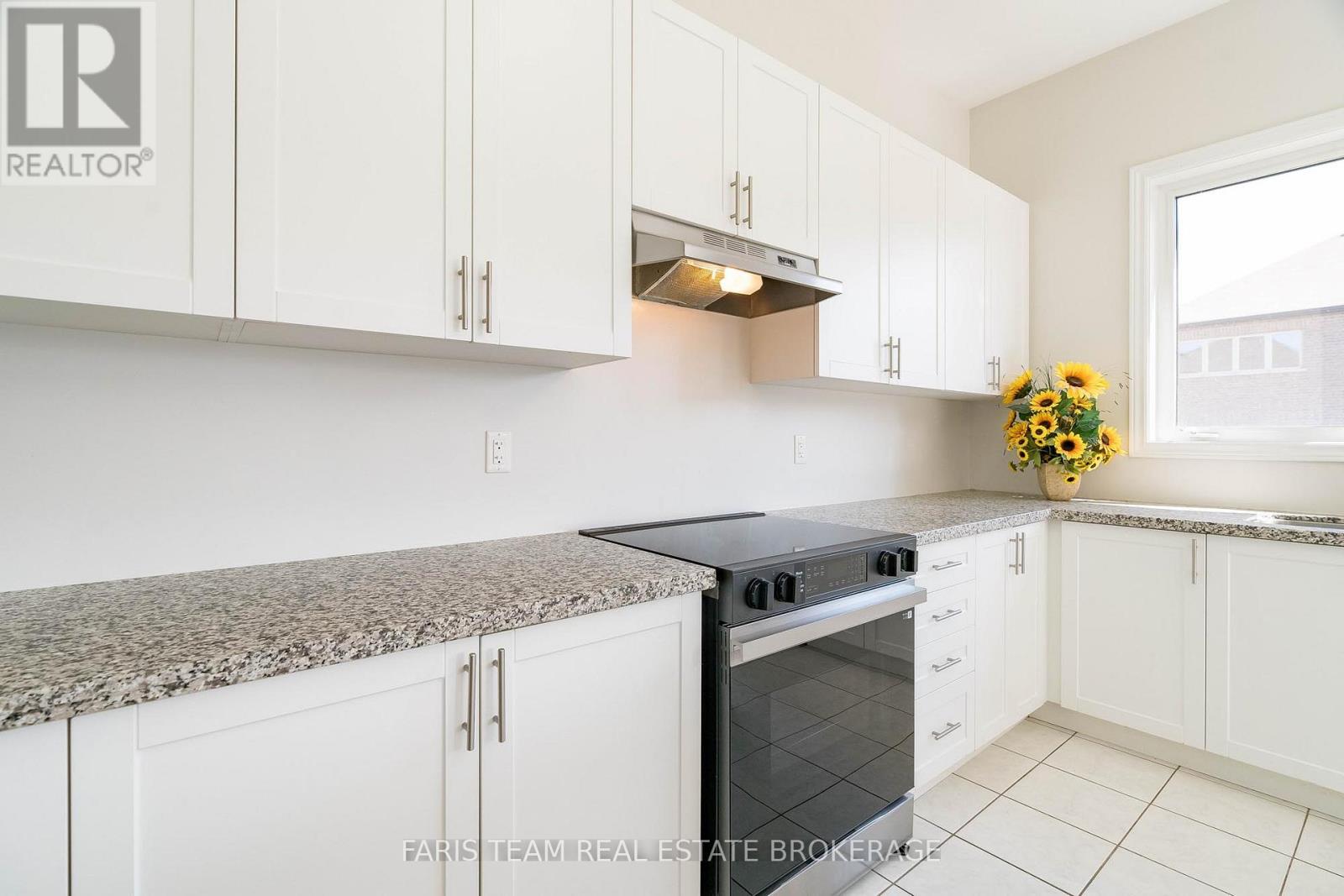 1547 Mcroberts Crescent, Innisfil, Ontario  L9S 0J9 - Photo 14 - N12655684