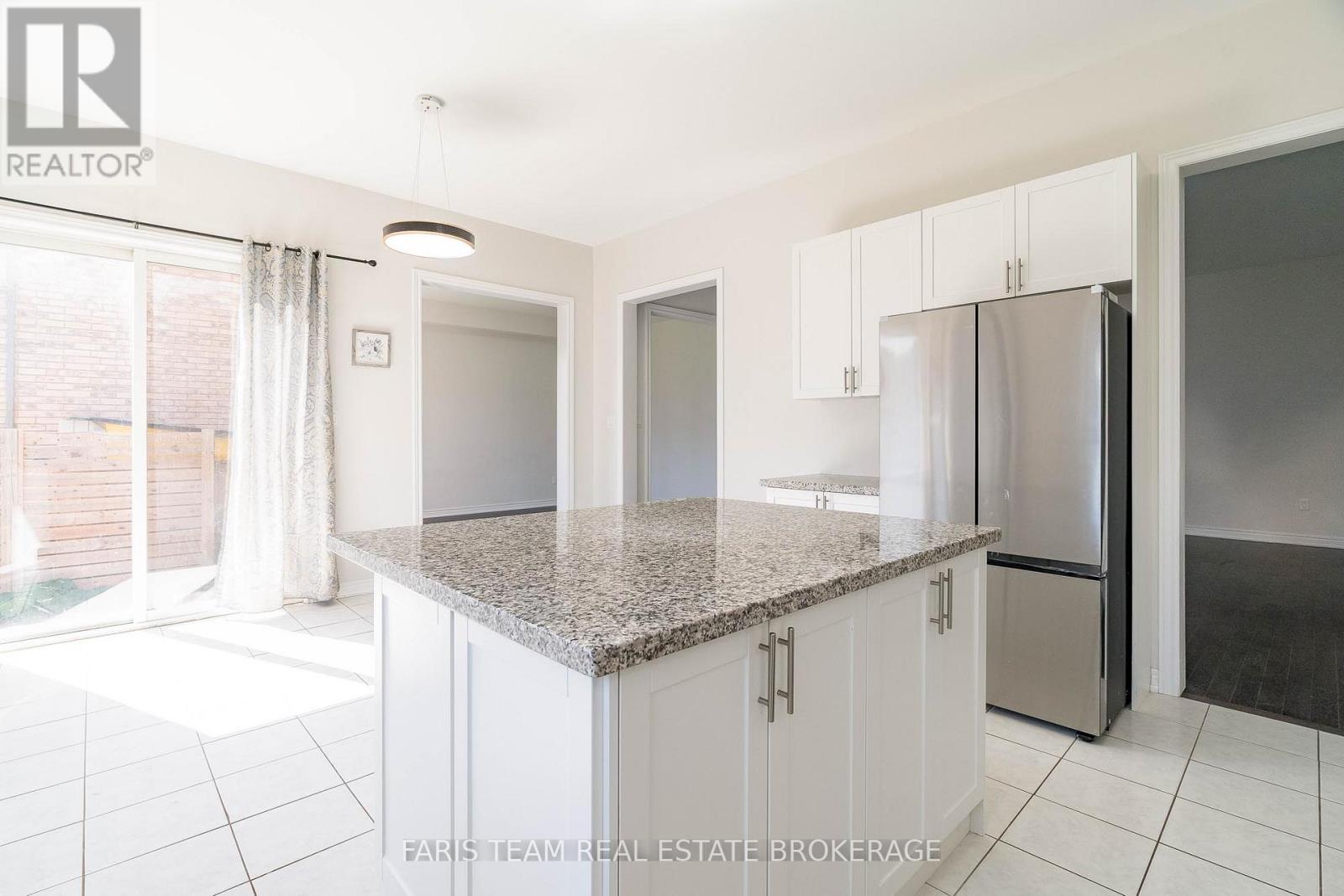 1547 Mcroberts Crescent, Innisfil, Ontario  L9S 0J9 - Photo 16 - N12655684