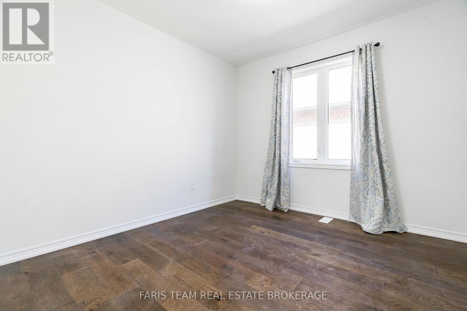 1547 Mcroberts Crescent, Innisfil, Ontario  L9S 0J9 - Photo 34 - N12655684