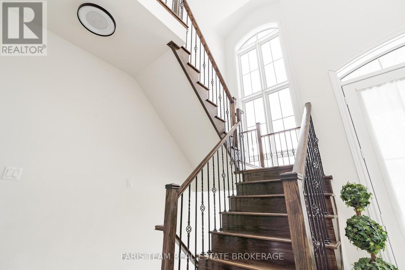 1547 Mcroberts Crescent, Innisfil, Ontario  L9S 0J9 - Photo 8 - N12655684