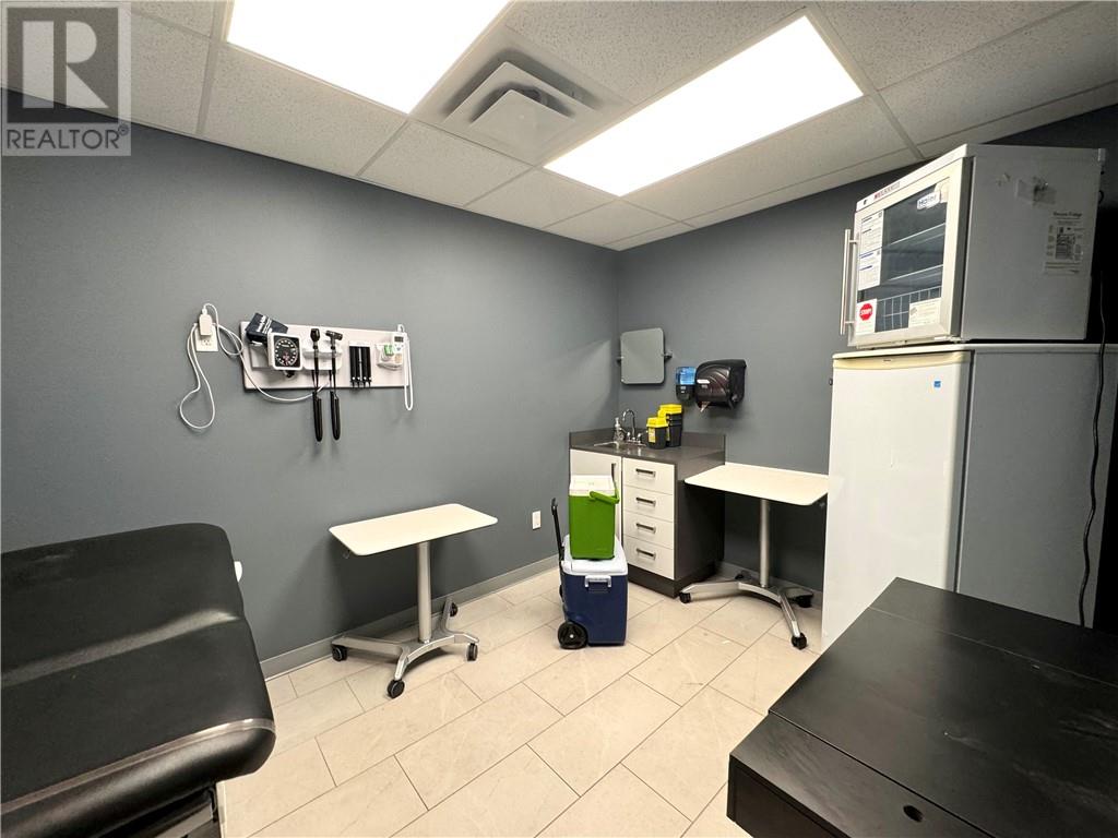 1536 Lasalle Boulevard Unit# B-2, Sudbury, Ontario  P3A 1Z7 - Photo 2 - 2125969