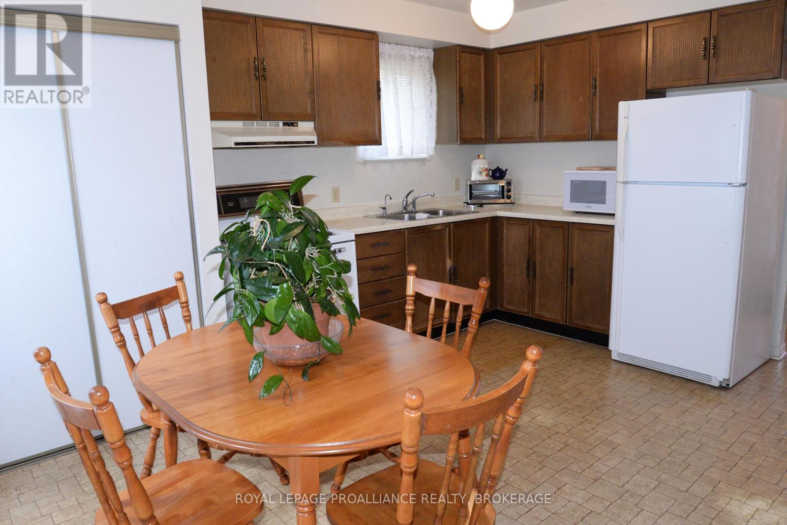 834 Somerset Crescent, Kingston, Ontario  K7P 1G5 - Photo 12 - X12665078