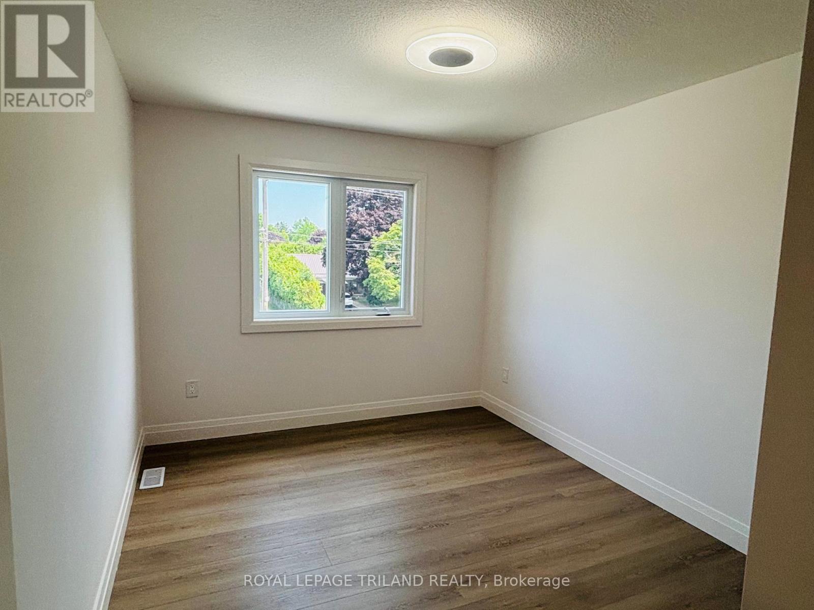 2 - 116 Fairview Avenue, St. Thomas, Ontario  N5R 4X6 - Photo 13 - X12665082