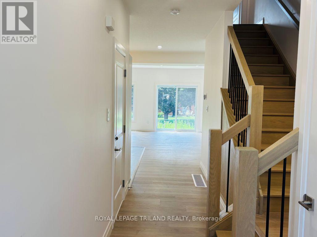 2 - 116 Fairview Avenue, St. Thomas, Ontario  N5R 4X6 - Photo 4 - X12665082