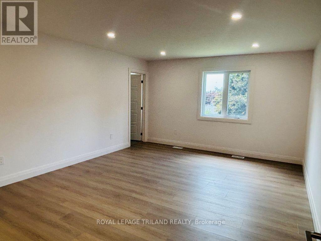 2 - 116 Fairview Avenue, St. Thomas, Ontario  N5R 4X6 - Photo 8 - X12665082