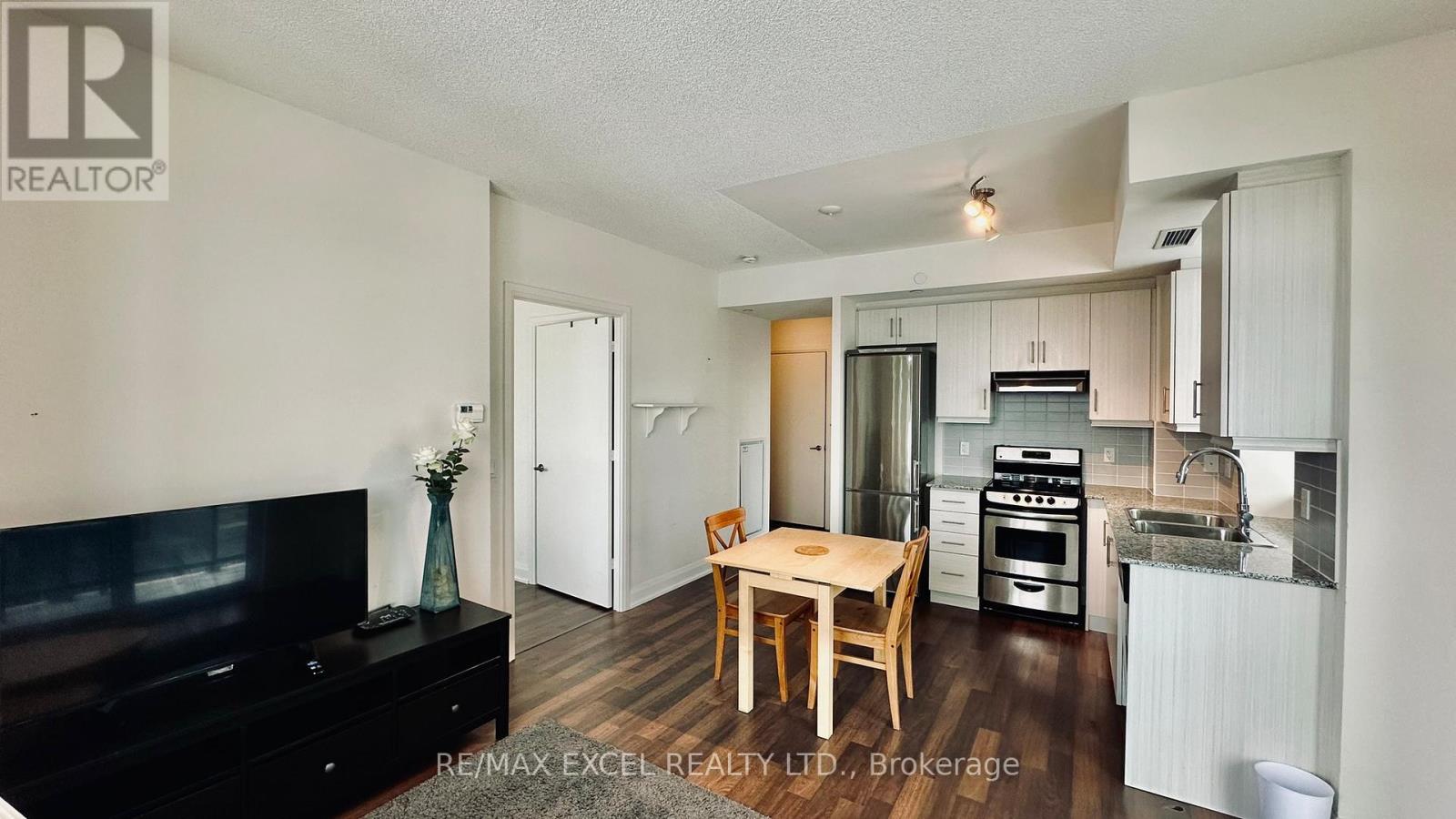 1505 - 68 Canterbury Place, Toronto, Ontario  M2N 0H8 - Photo 6 - C12665068